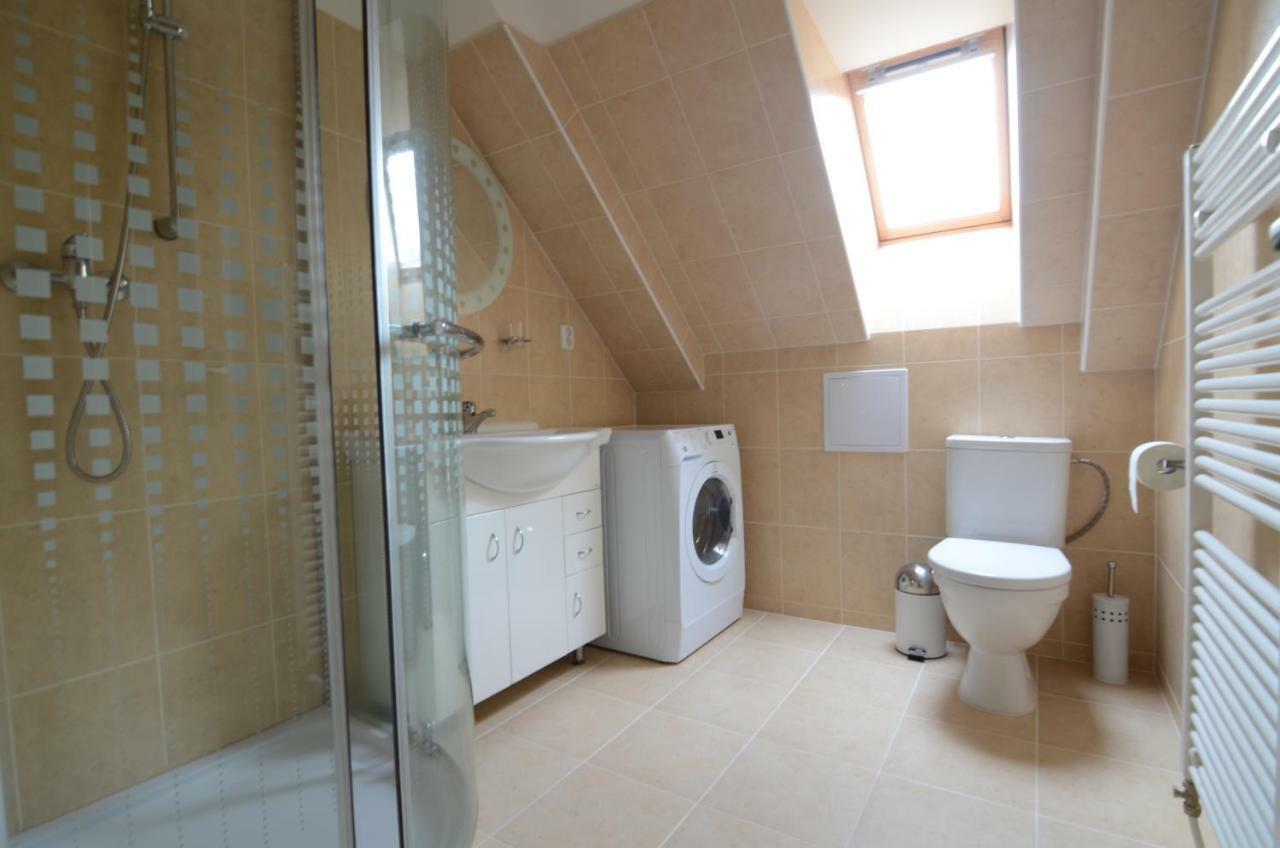 Station House Loft Apartment Obratan Exterior foto